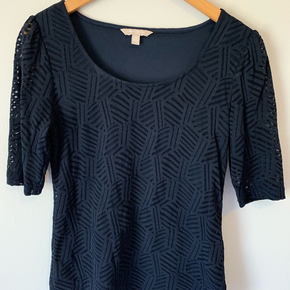 💰🌟 2/$15 BR Geometric Lace Detail Top Navy